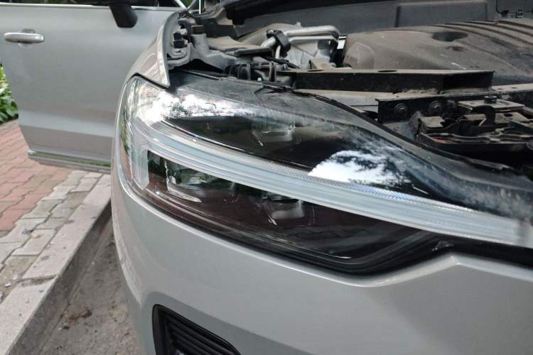 Used Volvo XC60 2023 B5 4x4 Smart Luxury Edition Right Front Headlight