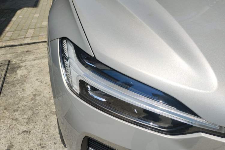 Used Volvo XC60 2023 B5 4x4 Smart Luxury Edition Right Front Headlight
