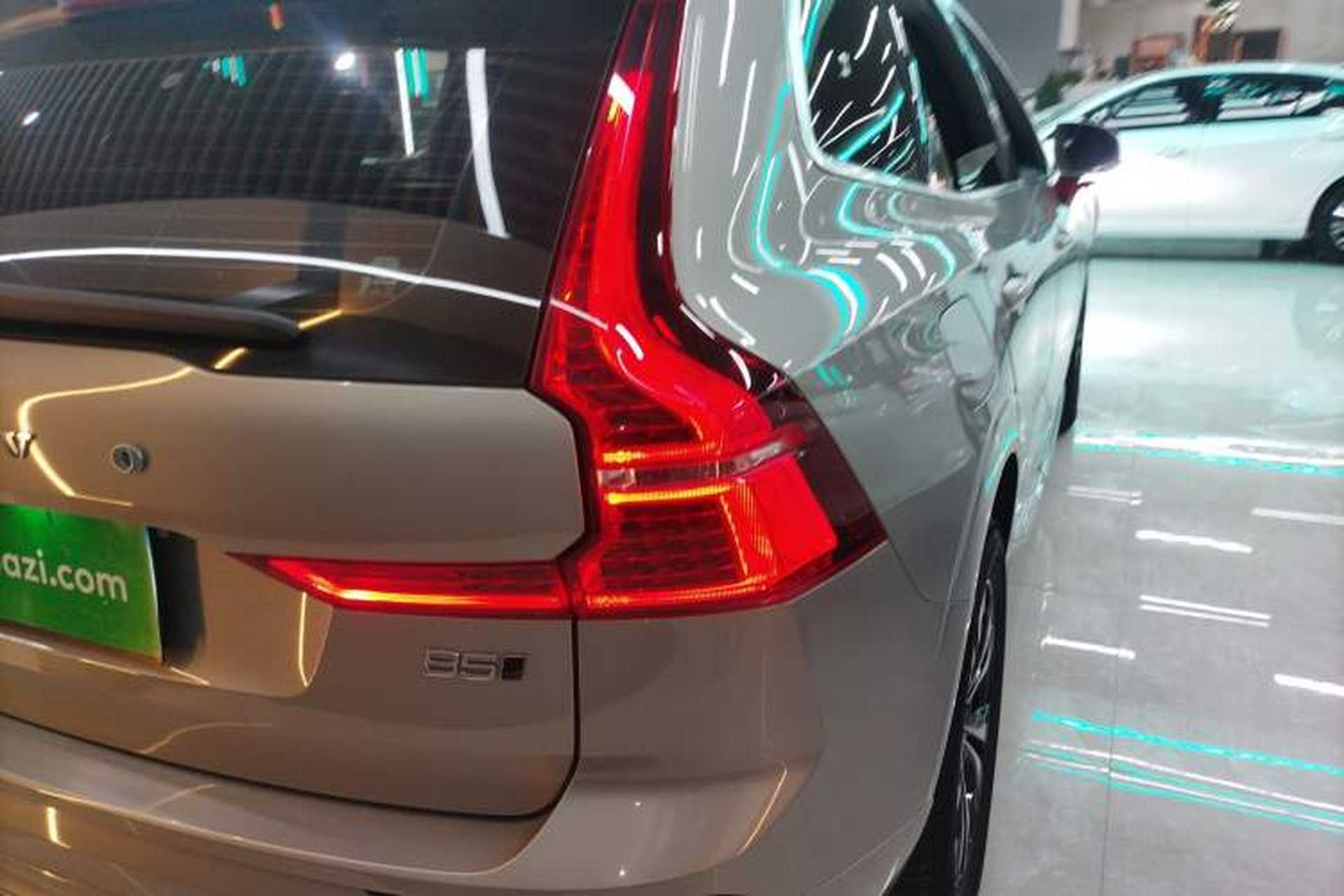 Used Volvo XC60 2023 B5 4x4 Smart Luxury Edition Right Rear Taillight