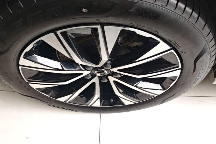 Used Volvo XC60 2023 B5 4x4 Smart Luxury Edition Right Rear Wheel Hub