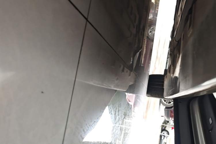 Used Volvo XC60 2023 B5 4x4 Smart Luxury Edition Right Side Sill