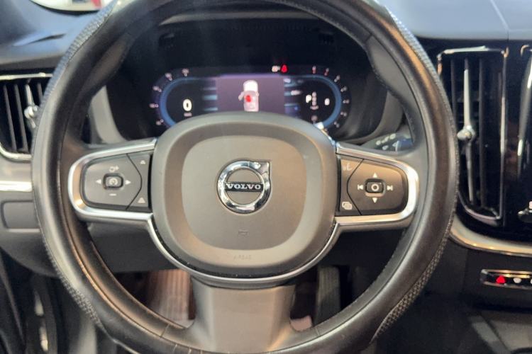 Used Volvo XC60 2023 B5 4x4 Smart Luxury Edition Steering Wheel