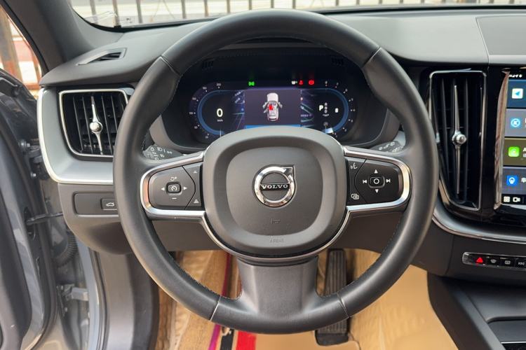 Used Volvo XC60 2023 B5 4x4 Smart Luxury Edition Steering Wheel