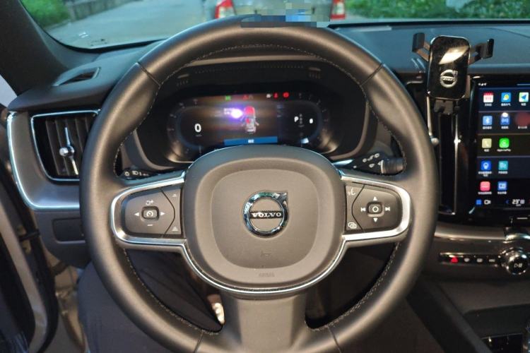 Used Volvo XC60 2023 B5 4x4 Smart Luxury Edition Steering Wheel