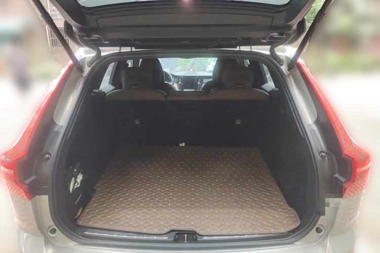 Used Volvo XC60 2023 B5 4x4 Smart Luxury Edition Trunk