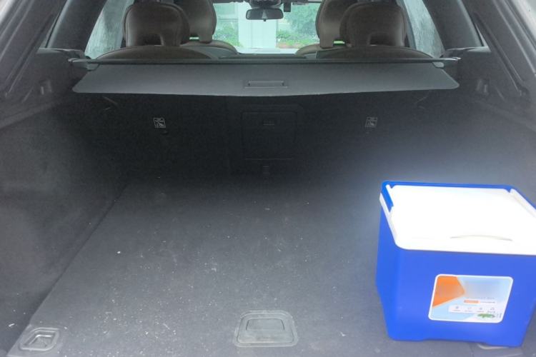 Used Volvo XC60 2023 B5 4x4 Smart Luxury Edition Trunk