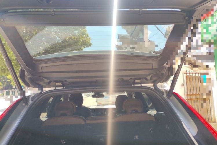Used Volvo XC60 2023 B5 4x4 Smart Luxury Edition Trunk