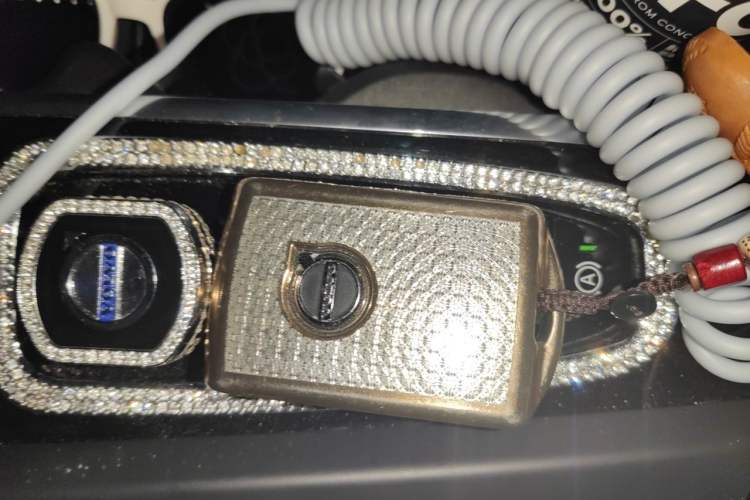 Used Volvo XC60 2023 B5 4x4 Zhiyi Sport Edition Vehicle Key