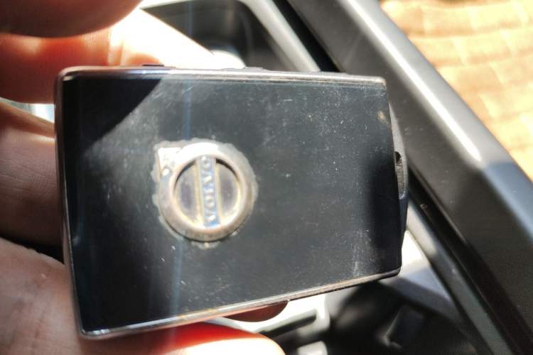 Used Volvo XC60 2023 B5 4x4 Smart Luxury Edition Vehicle Key