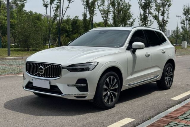 Used Volvo XC60 2023 B5 4x4 Smart Luxury Edition