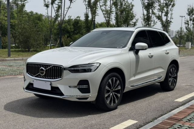 Used Volvo XC60 2023 B5 4x4 Smart Luxury Edition