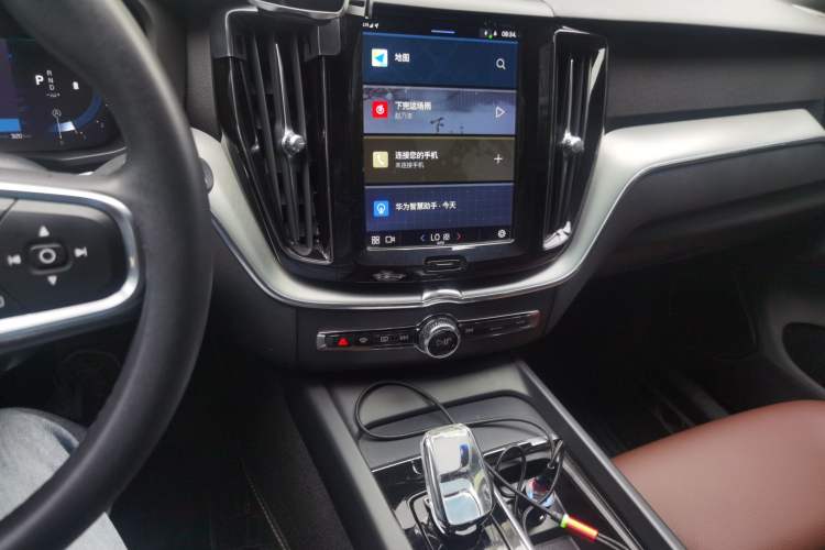 Used Volvo XC60 2023 B5 4x4 Smart Luxury Edition Audio And AC Panel
