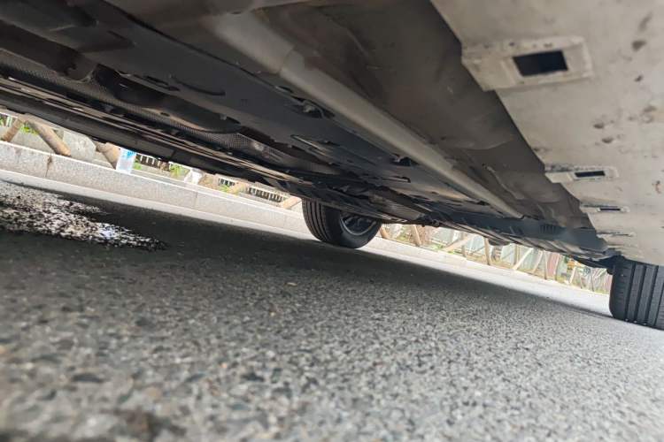 Used Volvo XC60 2023 B5 4x4 SmartDrive Sport Edition Chassis Front Left