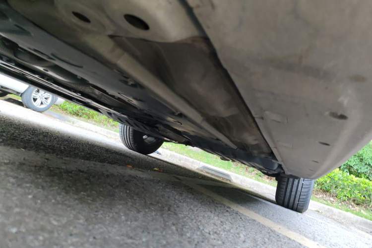 Used Volvo XC60 2023 B5 4x4 Smart Luxury Edition Chassis Front Left
