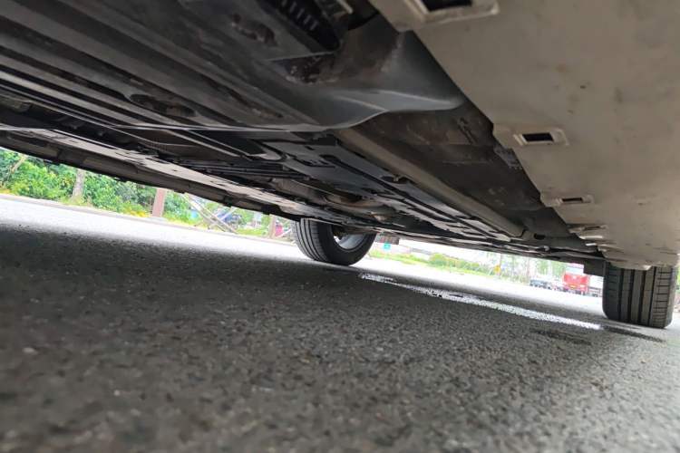 Used Volvo XC60 2023 B5 4x4 SmartDrive Sport Edition Chassis Rear Right