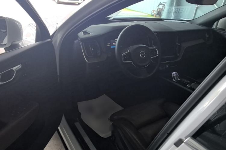 Used Volvo XC60 2023 B5 4x4 Smart Luxury Edition Driver Seat