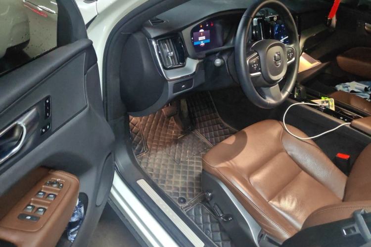 Used Volvo XC60 2023 B5 4x4 Smart Luxury Edition Driver Seat