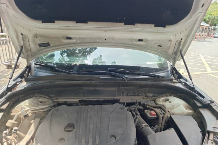 Used Volvo XC60 2023 B5 4x4 Smart Luxury Edition Engine Bay