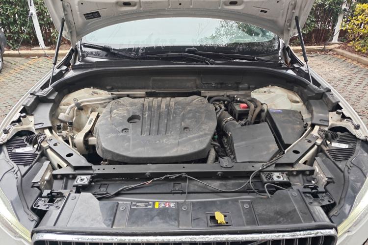 Used Volvo XC60 2023 B5 4x4 Smart Luxury Edition Engine Bay