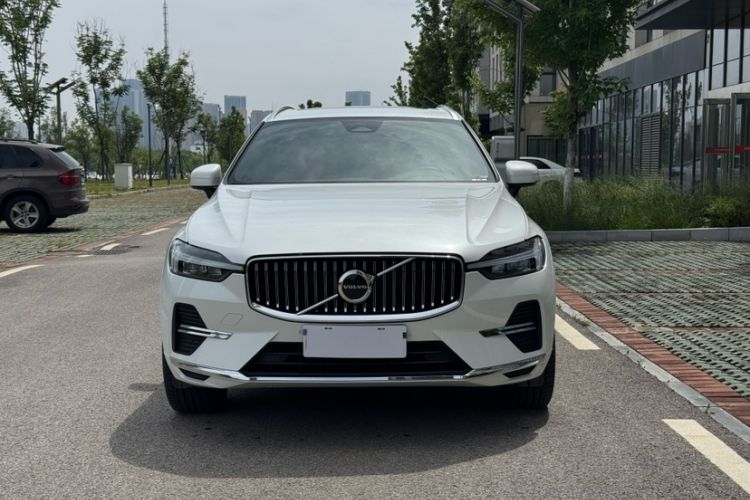 Used Volvo XC60 2023 B5 4x4 Smart Luxury Edition Engine Bay