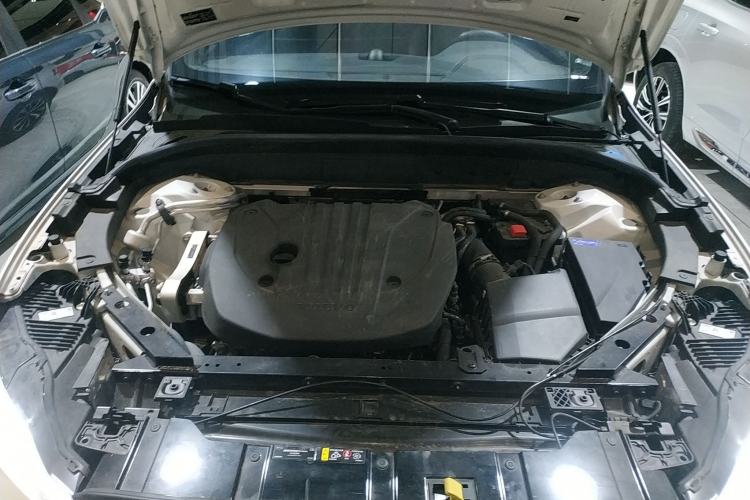 Used Volvo XC60 2023 B5 4x4 Smart Luxury Edition Engine Bay
