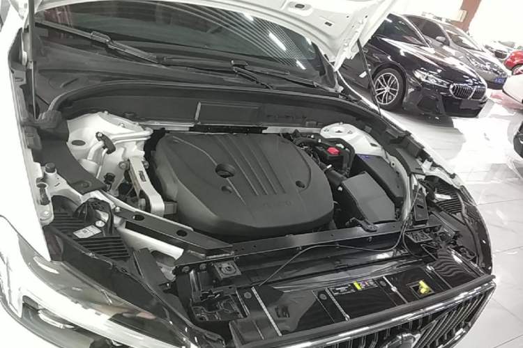 Used Volvo XC60 2023 B5 4x4 Smart Luxury Edition Engine Bay