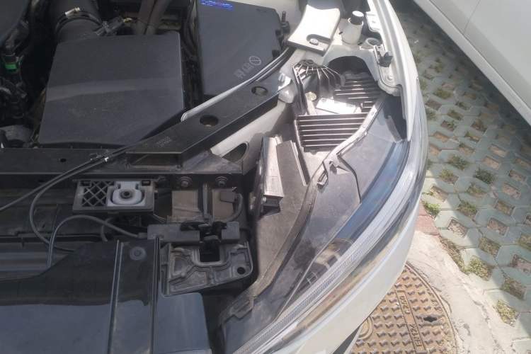 Used Volvo XC60 2023 B5 4x4 Smart Luxury Edition Engine Bay Left
