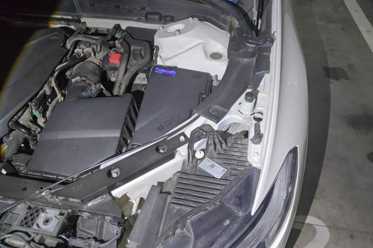 Used Volvo XC60 2023 B5 4x4 Smart Luxury Edition Engine Bay Left