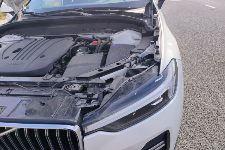 Used Volvo XC60 2023 B5 4x4 Smart Luxury Edition Engine Bay Left