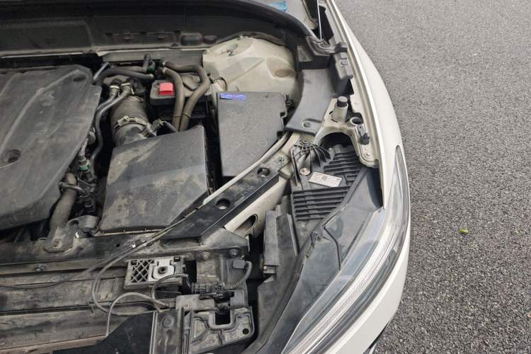 Used Volvo XC60 2023 B5 4x4 Smart Luxury Edition Engine Bay Left