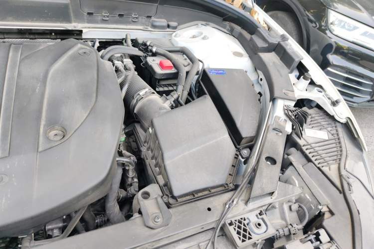 Used Volvo XC60 2023 B5 4x4 Smart Luxury Edition Engine Bay Left