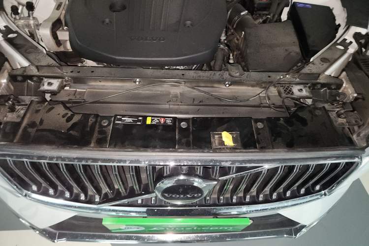 Used Volvo XC60 2023 B5 4x4 Smart Luxury Edition Engine Bay