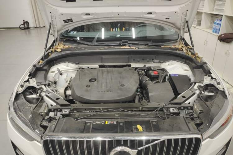 Used Volvo XC60 2023 B5 4x4 Smart Luxury Edition Engine Bay