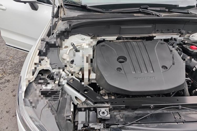 Used Volvo XC60 2023 B5 4x4 Smart Luxury Edition Engine Bay Right