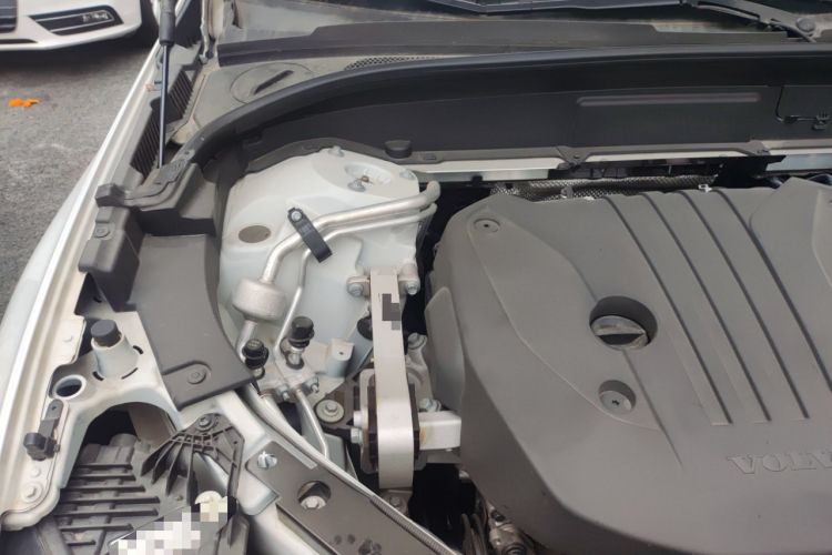 Used Volvo XC60 2023 B5 4x4 Smart Luxury Edition Engine Bay Right