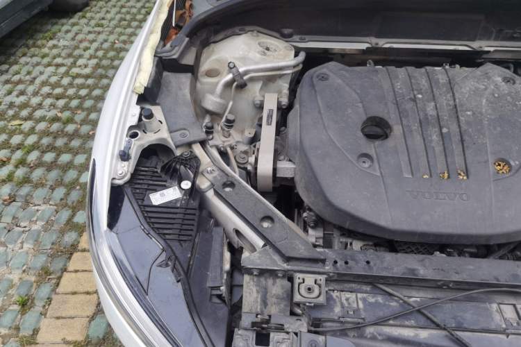 Used Volvo XC60 2023 B5 4x4 Smart Luxury Edition Engine Bay Right