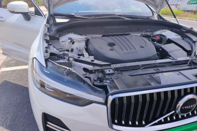 Used Volvo XC60 2023 B5 4x4 Smart Luxury Edition Engine Bay Right