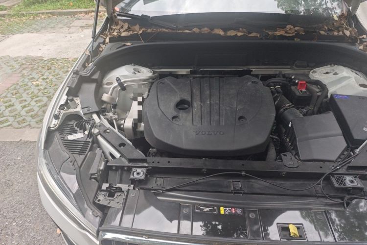 Used Volvo XC60 2023 B5 4x4 Smart Luxury Edition Engine Bay Right