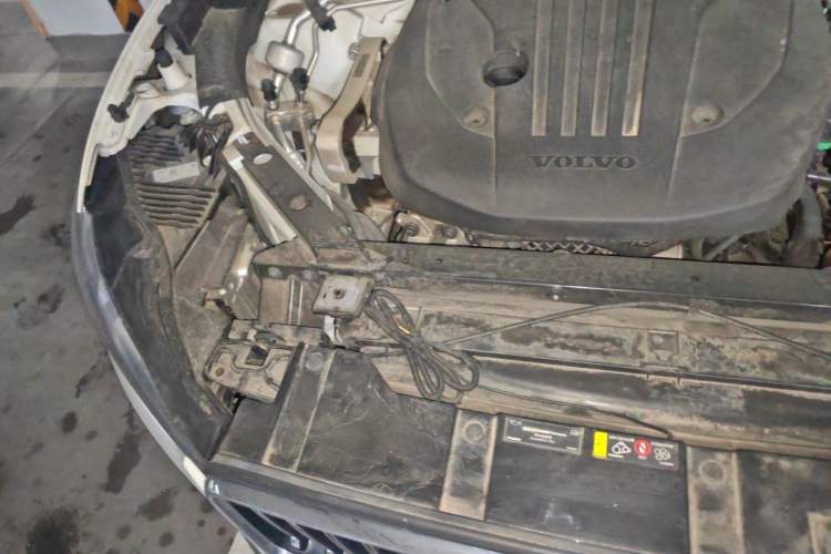 Used Volvo XC60 2023 B5 4x4 Smart Luxury Edition Engine Bay Right