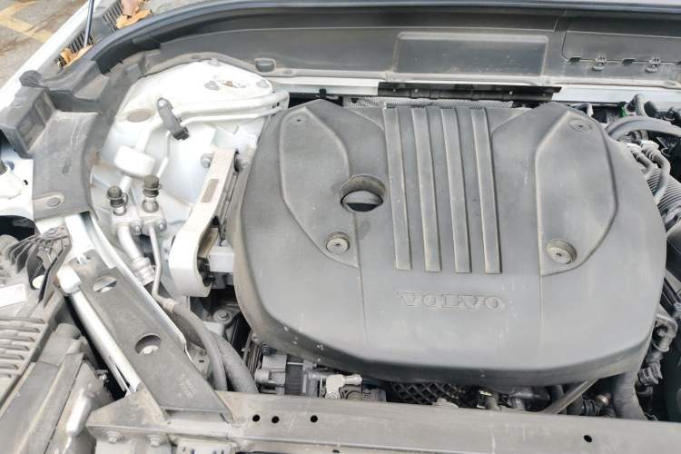 Used Volvo XC60 2023 B5 4x4 Smart Luxury Edition Engine Bay Right