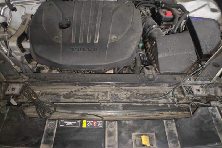 Used Volvo XC60 2023 B5 4x4 Smart Luxury Edition Engine Bay
