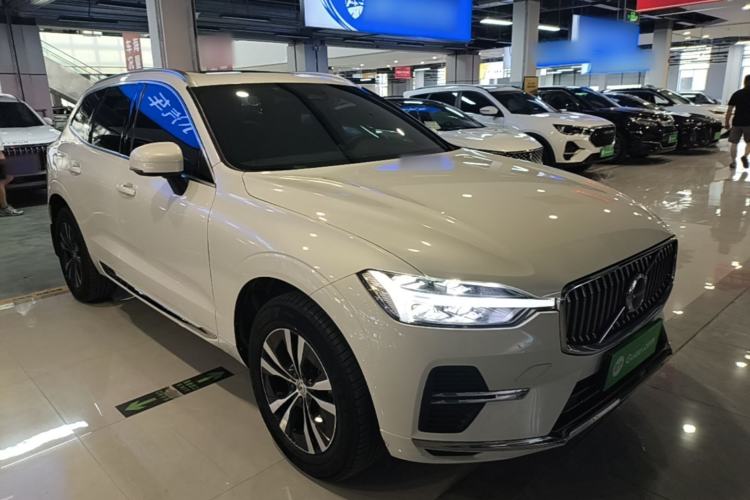 Used Volvo XC60 2023 B5 4x4 Smart Luxury Edition Exterior 1