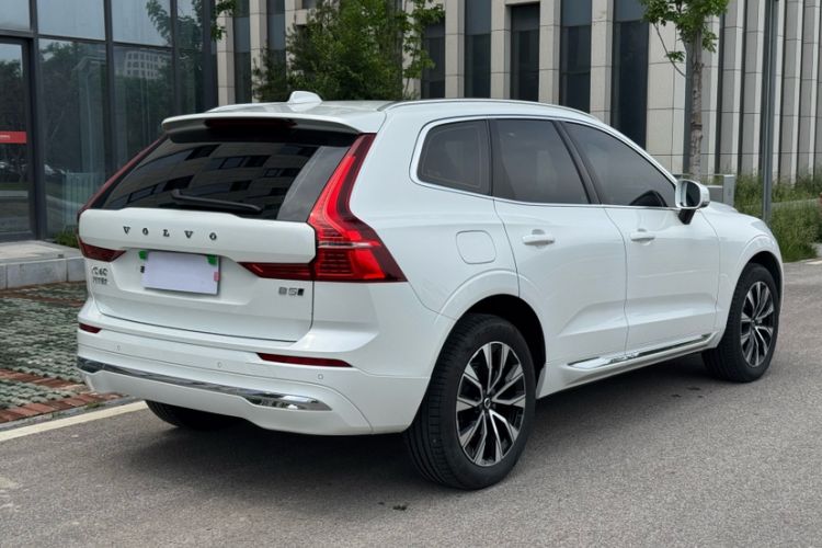 Used Volvo XC60 2023 B5 4x4 Smart Luxury Edition Exterior 1