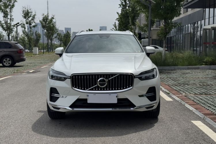 Used Volvo XC60 2023 B5 4x4 Smart Luxury Edition Exterior 1