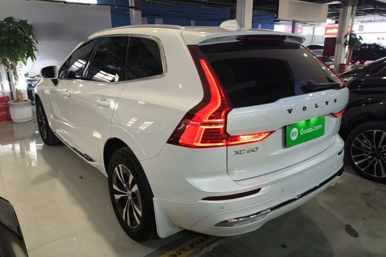 Used Volvo XC60 2023 B5 4x4 Smart Luxury Edition Exterior 2