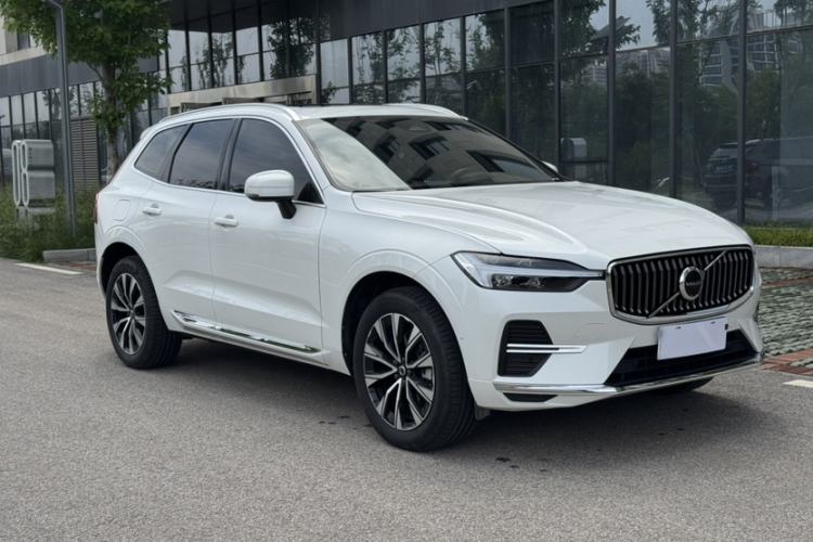 Used Volvo XC60 2023 B5 4x4 Smart Luxury Edition Exterior 2