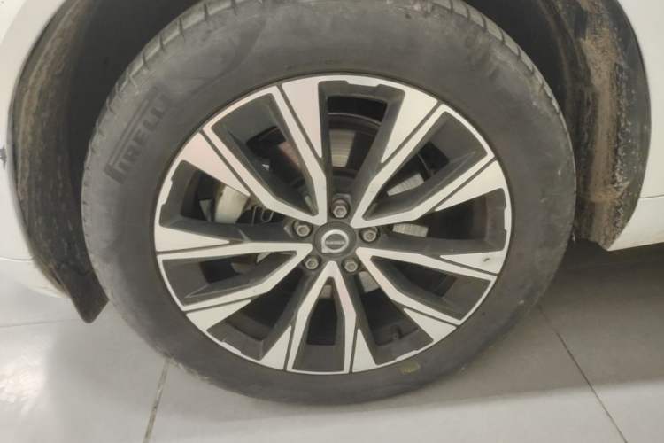 Used Volvo XC60 2023 B5 4x4 Smart Luxury Edition Exterior 2