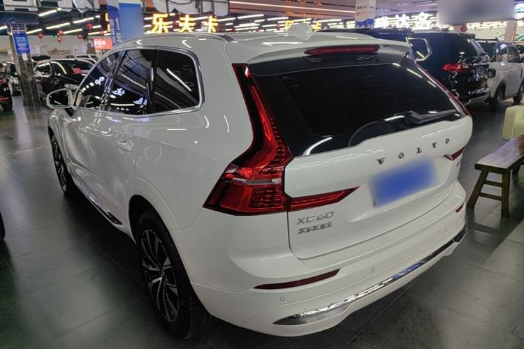 Used Volvo XC60 2023 B5 4x4 Smart Luxury Edition Exterior 2