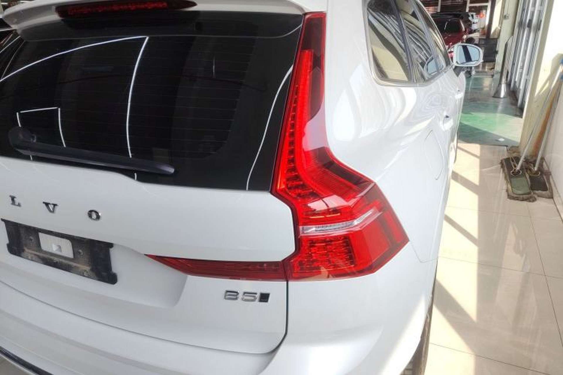 Used Volvo XC60 2023 B5 4x4 Smart Luxury Edition Exterior 3