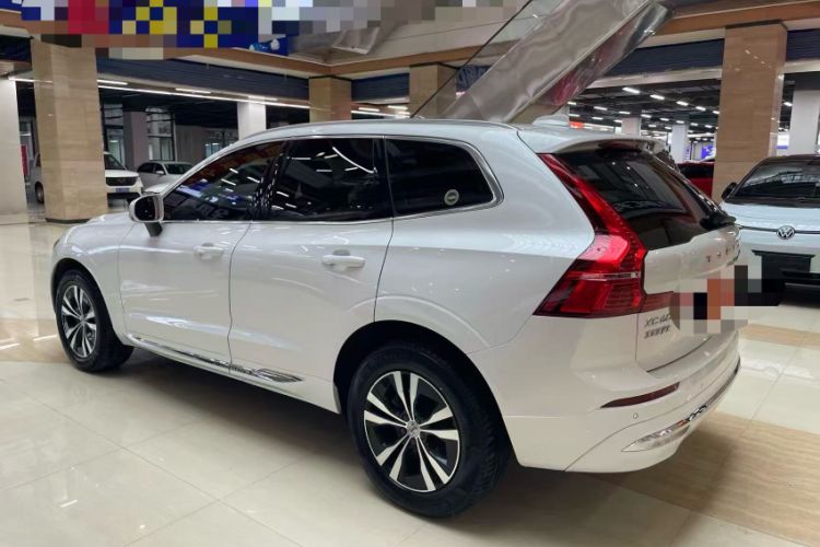 Used Volvo XC60 2023 B5 4x4 Smart Luxury Edition Exterior 3